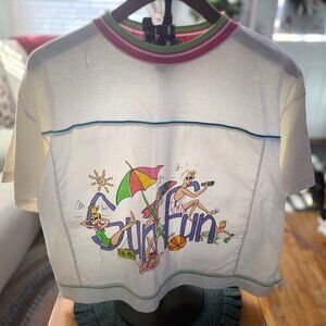 🌴 VINTAGE White/Pink SUNFUN crop top style BEACH GRAPHIC TEE